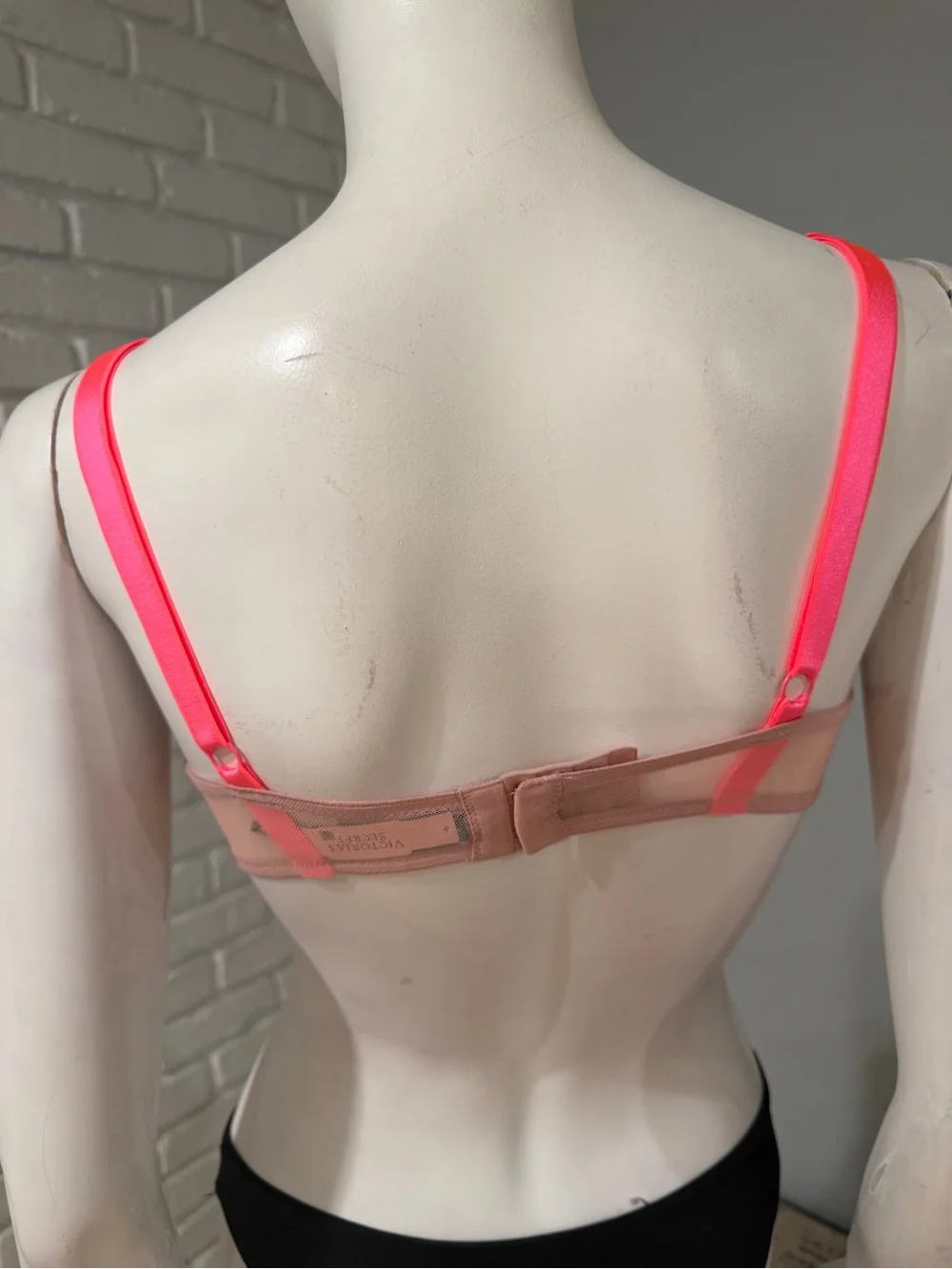 NWT Victoria’s Secret 34C Neon Pink & Blush Lace Underwire Bra Sheer Lingerie - Picture 5 of 9